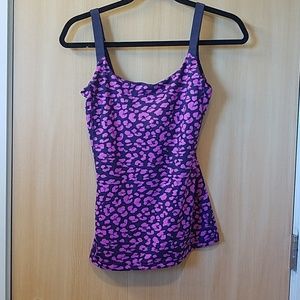 Purple lululemon tank top with built in bra